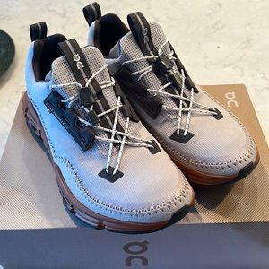 NEW Women’s Cloudaway Glacier/Pecan Sneaker